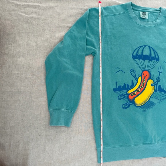MLB Seattle Mariners “Hot Dogs from Heaven” Teal Crewneck Sweatshirt, Unisex S/M - Picture 6 of 8